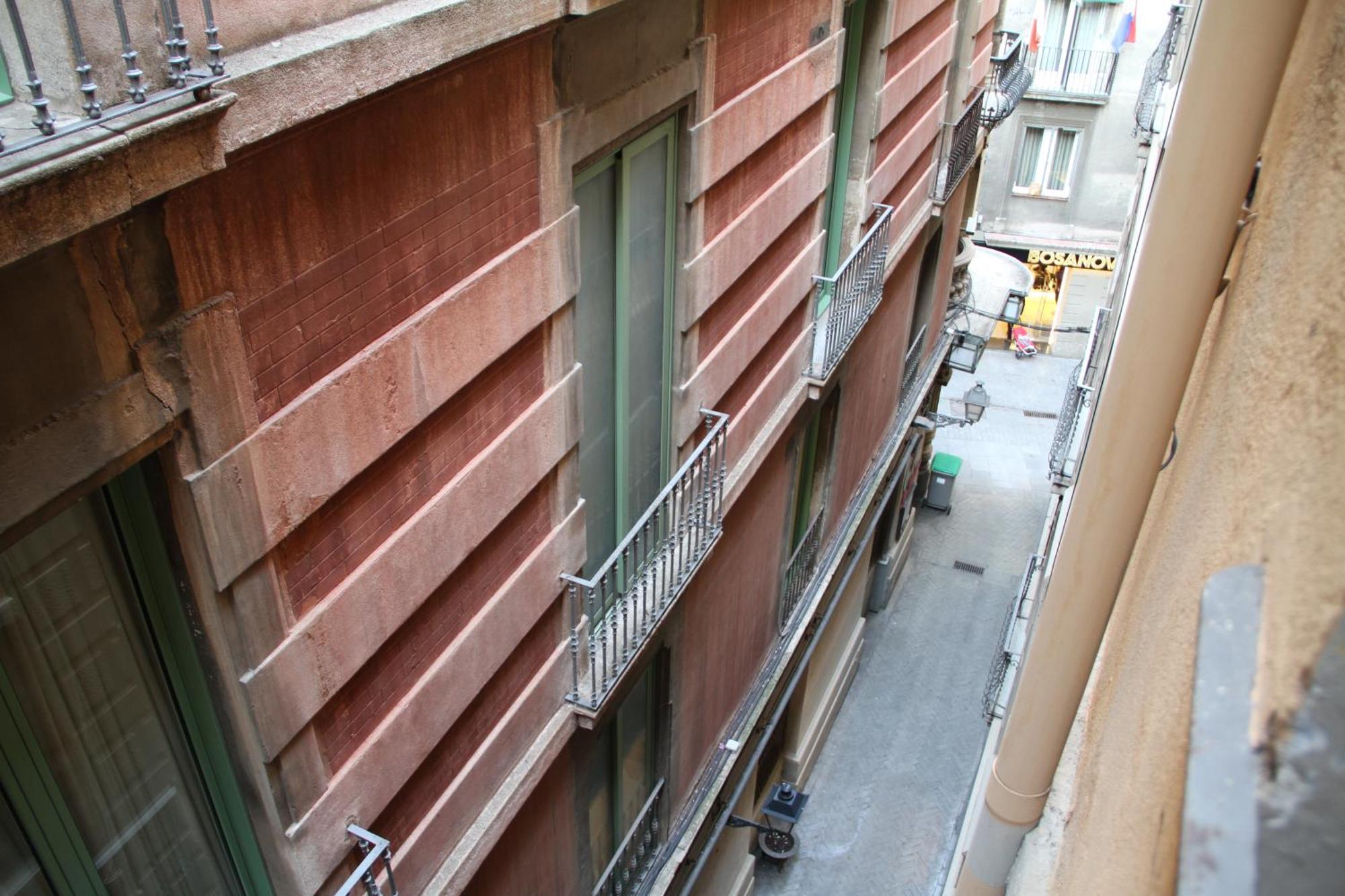 Ramblas Plaza Catalunya -wi-fi 300 Mbps *